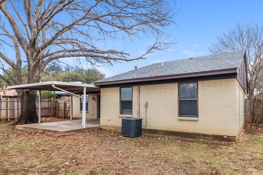 Building Photo - 1837 Heidelberg Dr