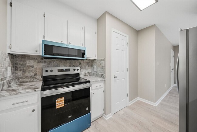 Building Photo - Renovated 1 Bed 1 Bath Condo in Prime Location!