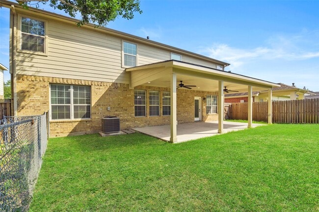 Building Photo - 16727 Summer Cypress Ct