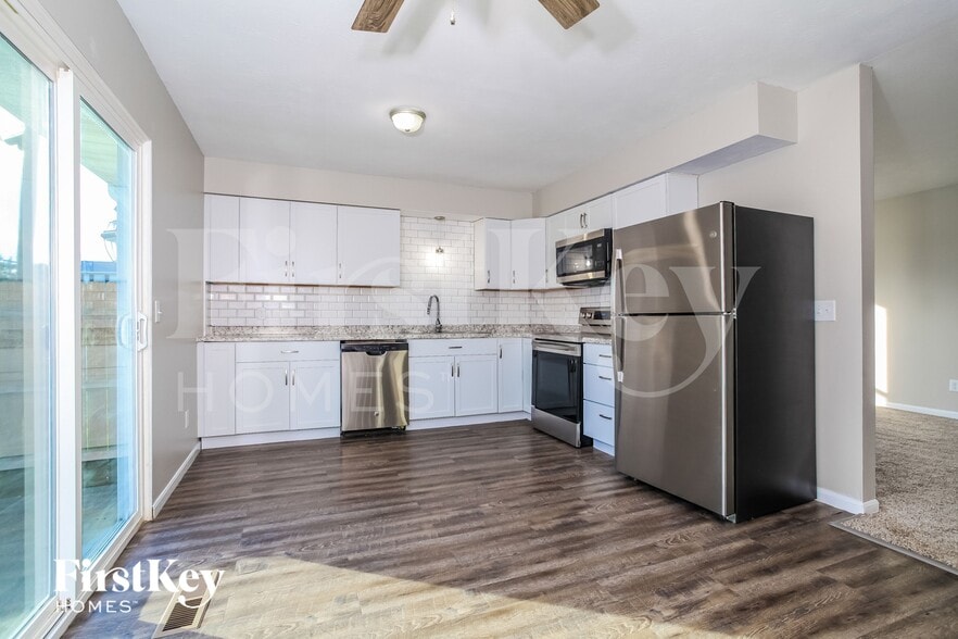 Building Photo - 1056 Merle Ct