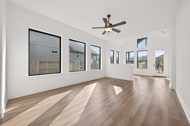 Building Photo - 16915 Chapel Knox Dr