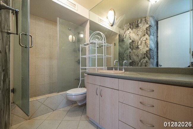 Building Photo - $2750.00 1bd/1ba/1pkg Condominium in Ala Wai SkyRise