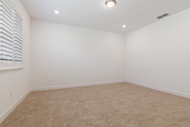 Building Photo - 3012 Vasquez Ct