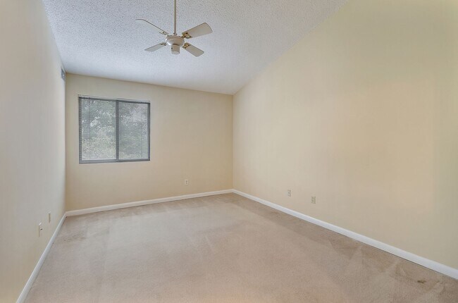 Building Photo - 123 Turtle Creek Rd