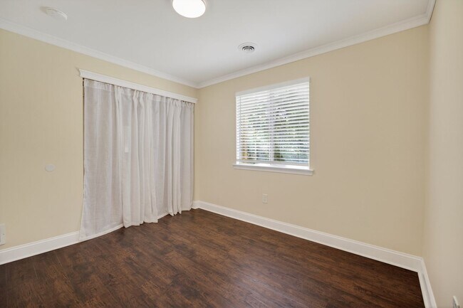 Building Photo - Beautifully Renovated Single-Level Condo in Hatboro-Horsham