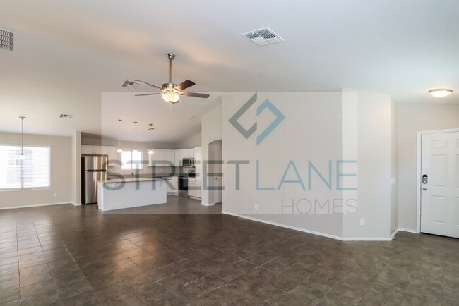 Building Photo - REDUCED!