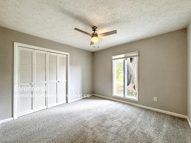 Building Photo - 1327 Chablis Ct N