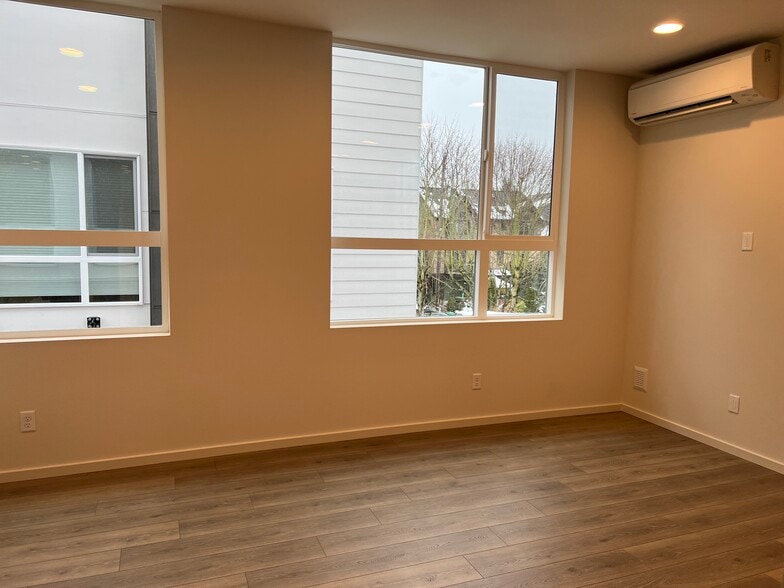 Building Photo - 3629 1st Ave NW