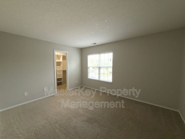 Building Photo - 2915 Skybrook Ln