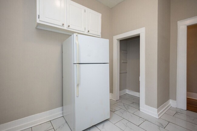 Building Photo - 315 W Chappell St