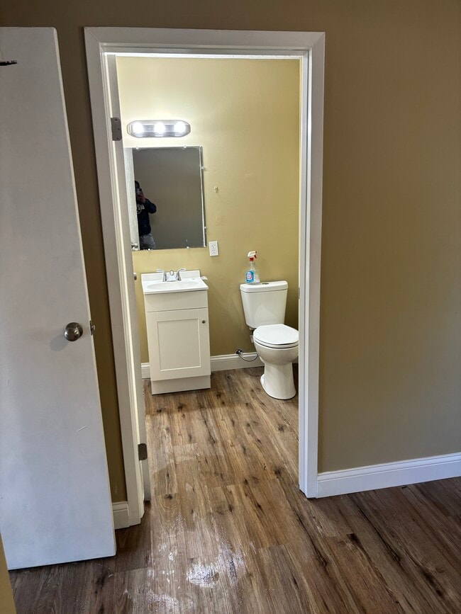 Building Photo - 204 N Warren St