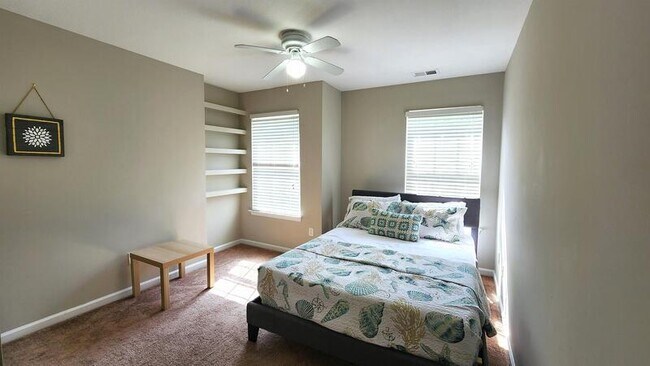 Building Photo - 440 Garcia Dr