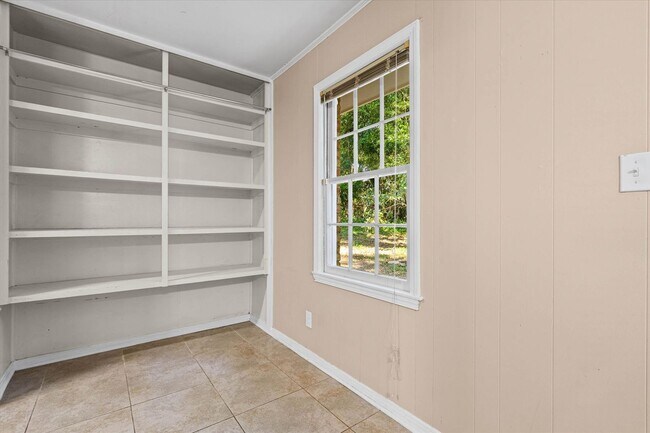 Building Photo - 5516 Brightwood Ln