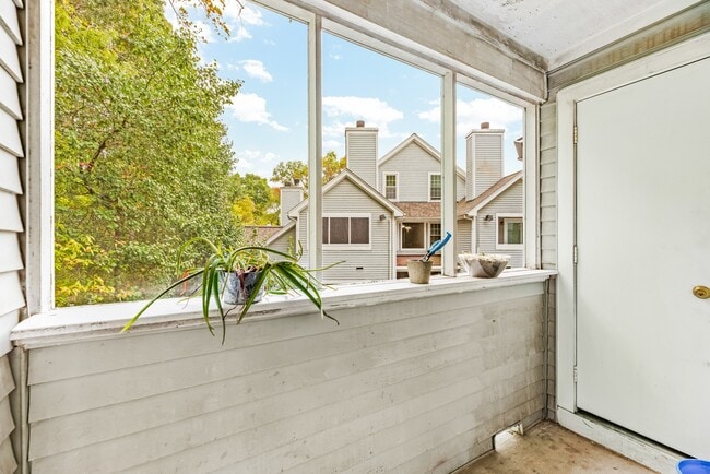Building Photo - 13570 Lord Sterling Pl