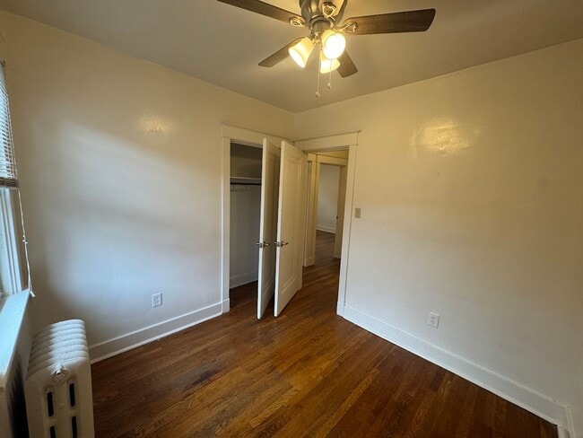 Building Photo - Wonderful Duplex in the Heart of Squirrel Hill!