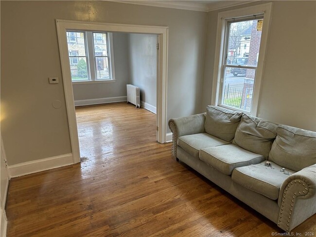 Primary Photo - 447 Barbour St