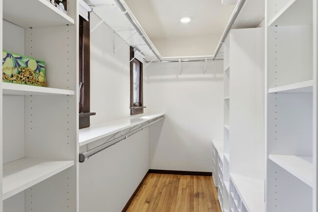 Building Photo - Epic custom remodel on this 1930s Spanish-style home near Downtown Willow Glen!