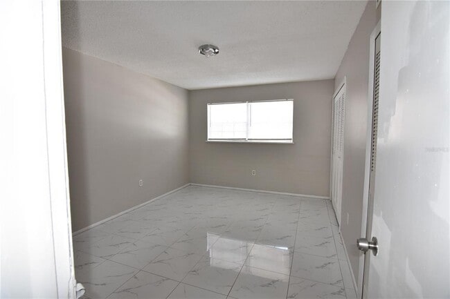 Building Photo - 5317 Curry Ford Rd