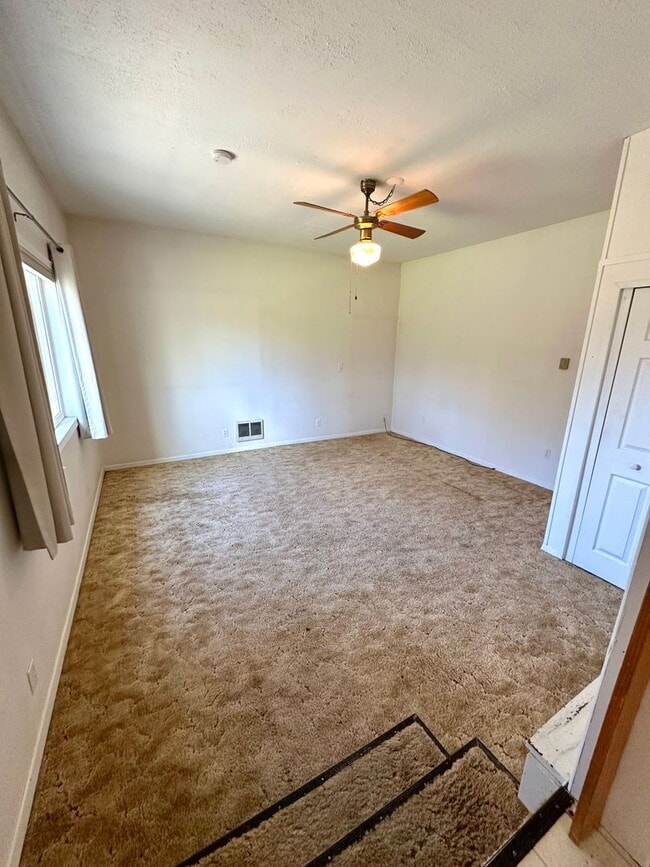 Building Photo - 333 SW 35th St