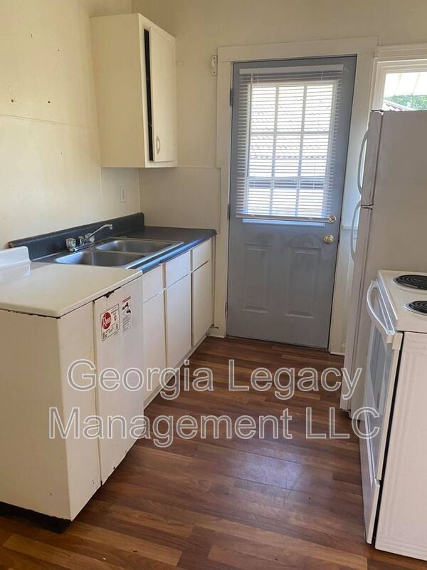 Building Photo - 21 Andrews Ct