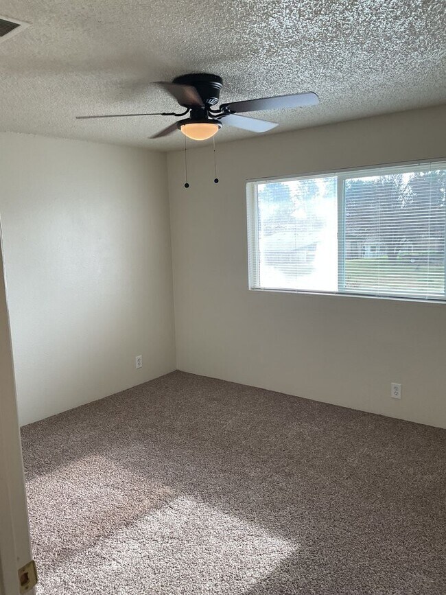 Building Photo - MINA85