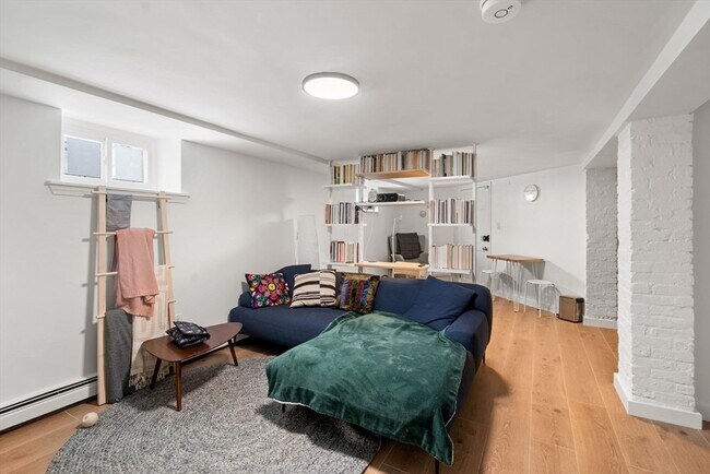 Building Photo - 133 Webster Ave
