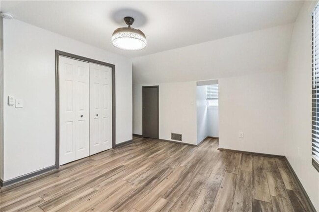 Building Photo - 1393 Westview Dr SW
