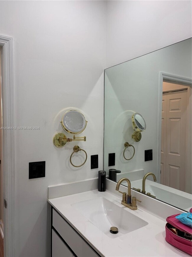 Building Photo - 3409 W 92nd Pl