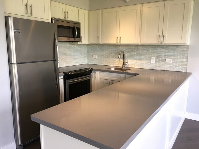 Building Photo - 2/2/2 Liliuokalani Gardens condo, Waikiki, Spacious, Great Views & Amenities