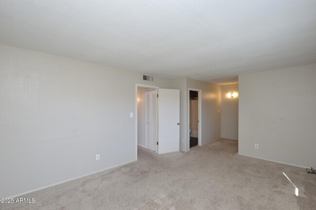 Building Photo - 4028 N Granite Reef Rd