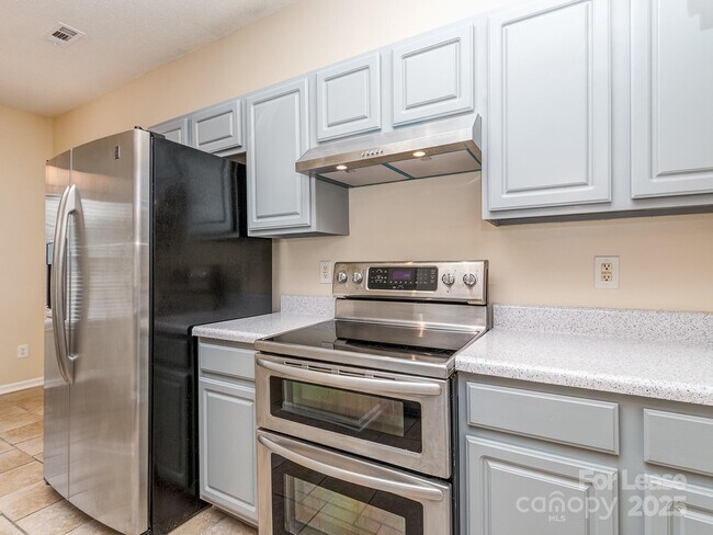 Building Photo - 6213 Derryfield Dr