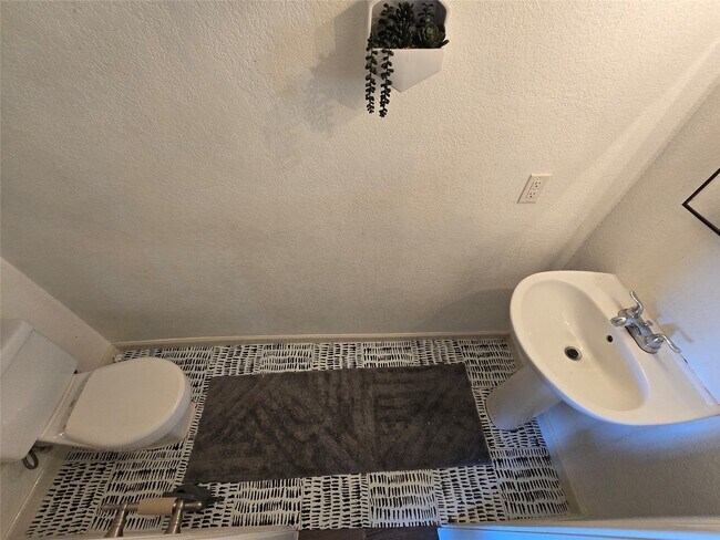 Building Photo - 6402 Frosty Brook Dr