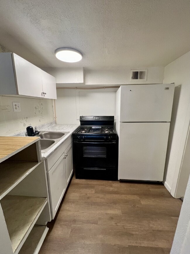 Building Photo - "Charming 2-Bedroom Retreat in Cheyenne – ...