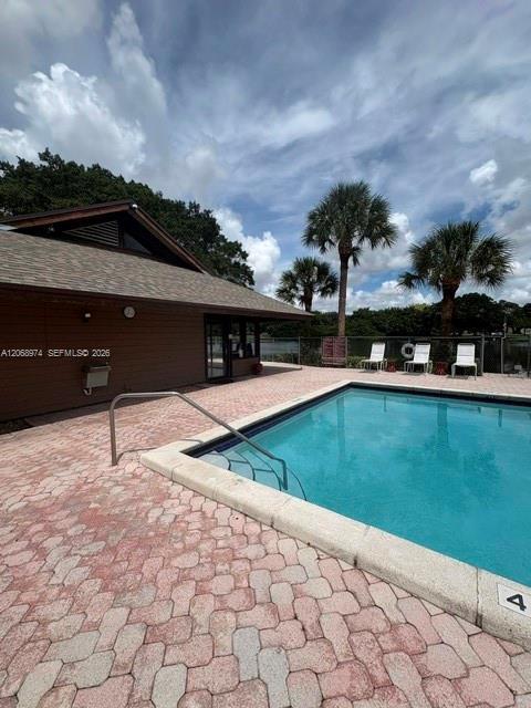 Building Photo - 9440 Poinciana Pl