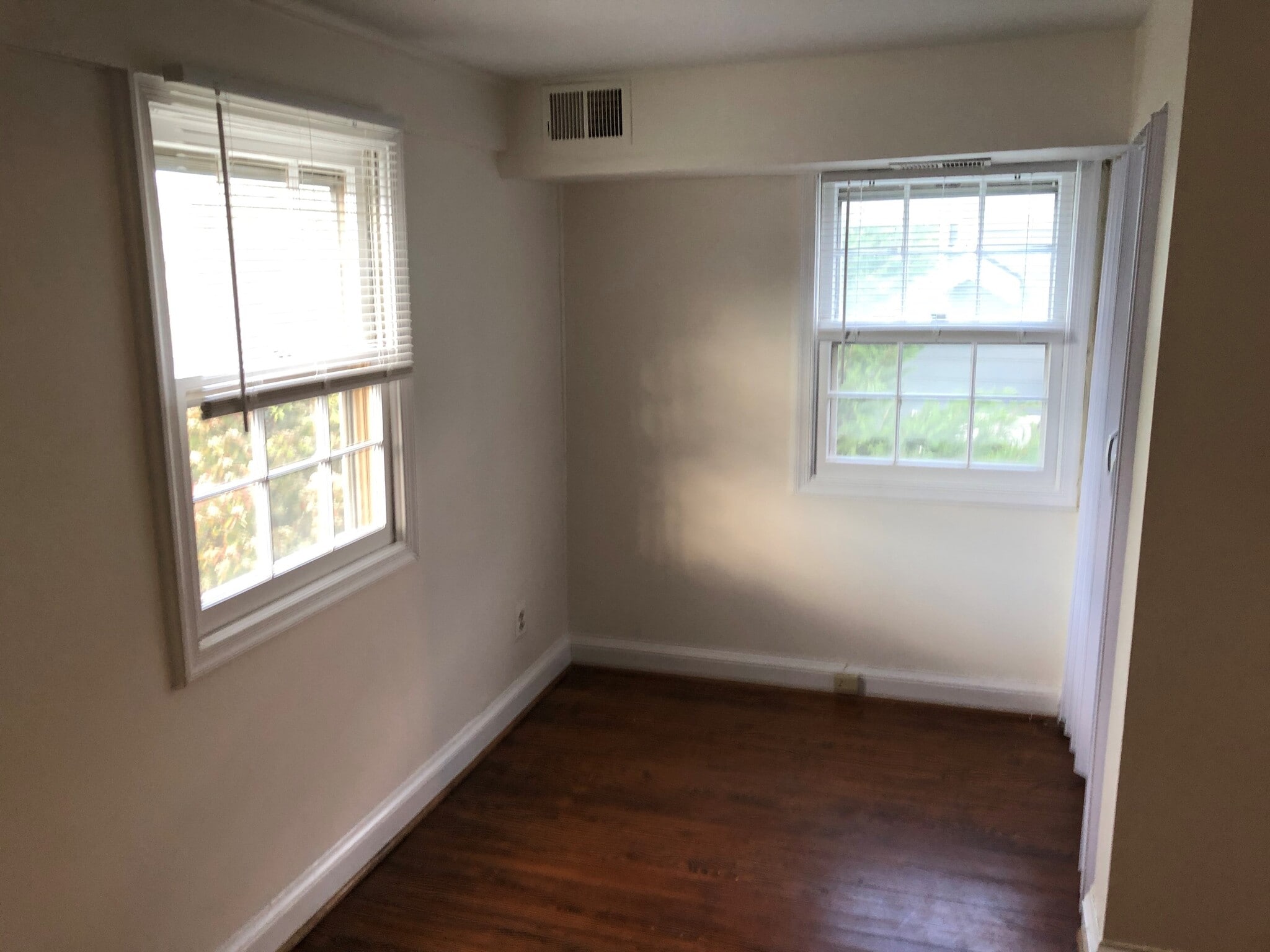 Den - 104 Stewart Ave