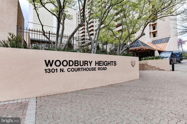 Building Photo - Urban Living at Its Finest: Spacious 2BR, 2BA Condo in Courthouse