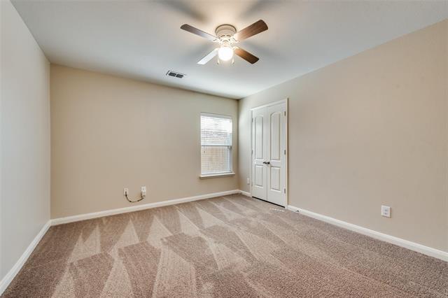 Building Photo - 2106 Bluebell Dr