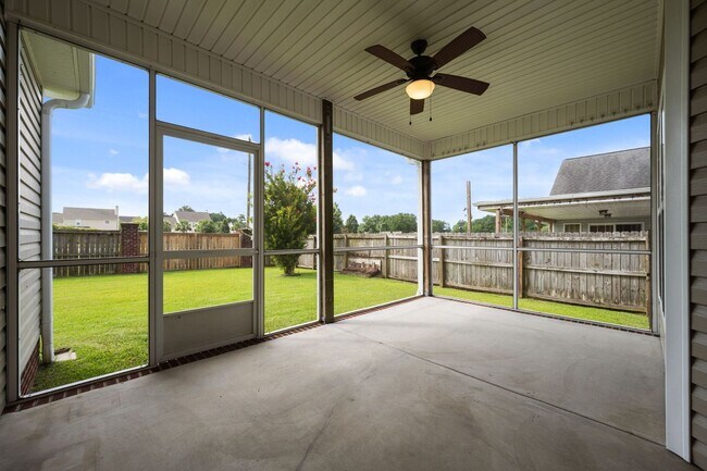 Building Photo - 115 Ravenscroft Way