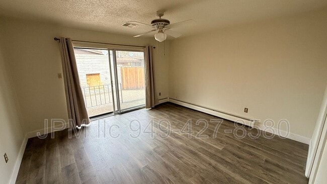 Building Photo - 3505 E Hidden Valley Dr