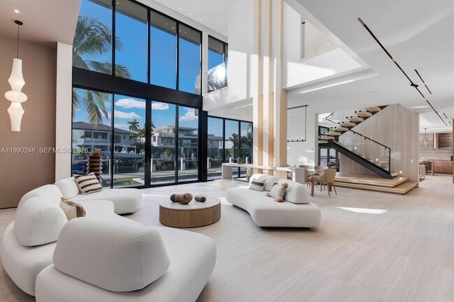 Building Photo - 641 Flamingo Dr