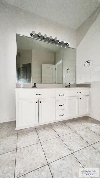 Building Photo - 25 La Paz Ct