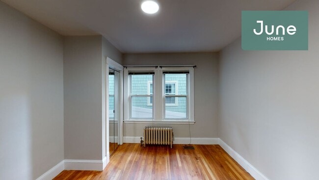Primary Photo - ROOM ONLY in 4-bed/1.0-bath Home