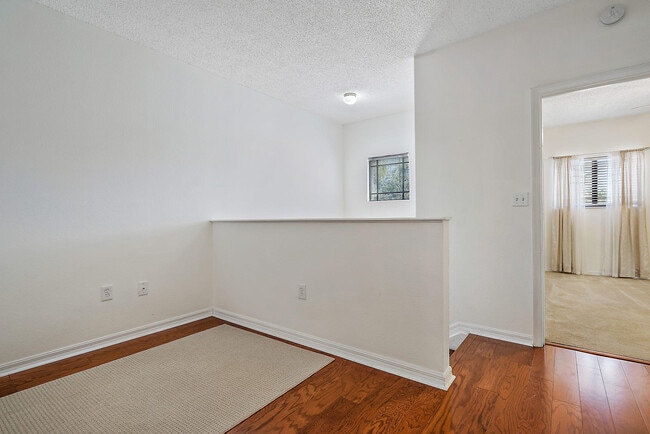 Building Photo - 2803 Sarento Pl