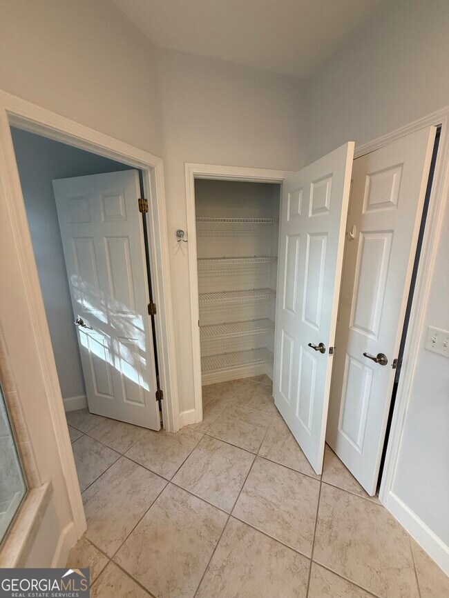 Building Photo - 1603 Sandpiper Ct