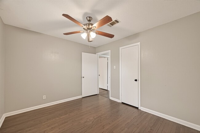 Building Photo - 514 Evonne St