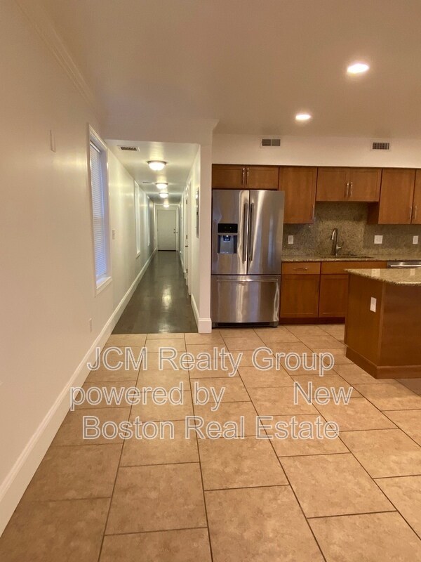 Building Photo - 373 Crescent Ave