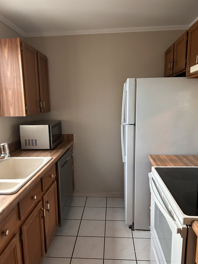 Building Photo - 1195 S Gilbert St