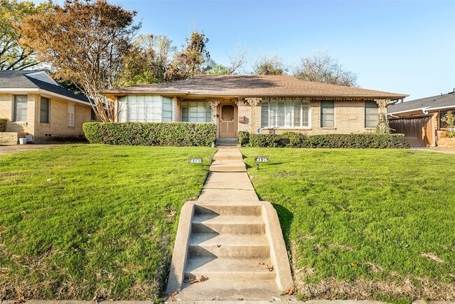 Building Photo - 6523 E Mockingbird Ln