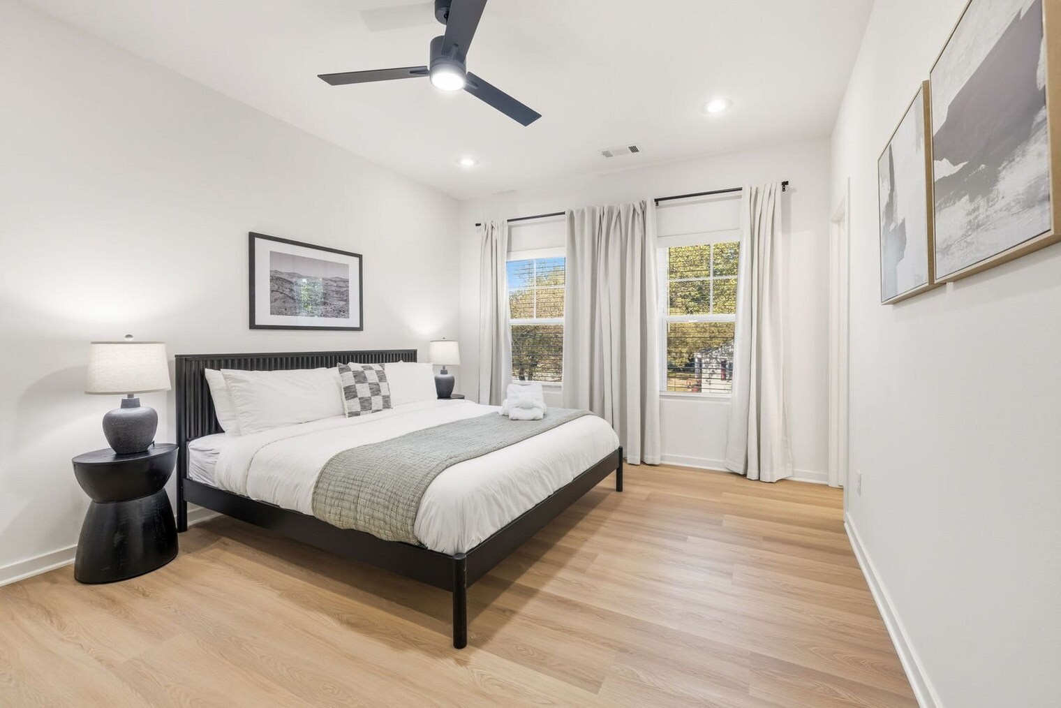 Building Photo - 1324 Van Buren Ave