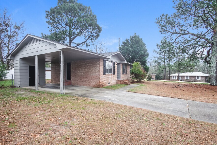 Building Photo - 100 Black Oak Rd